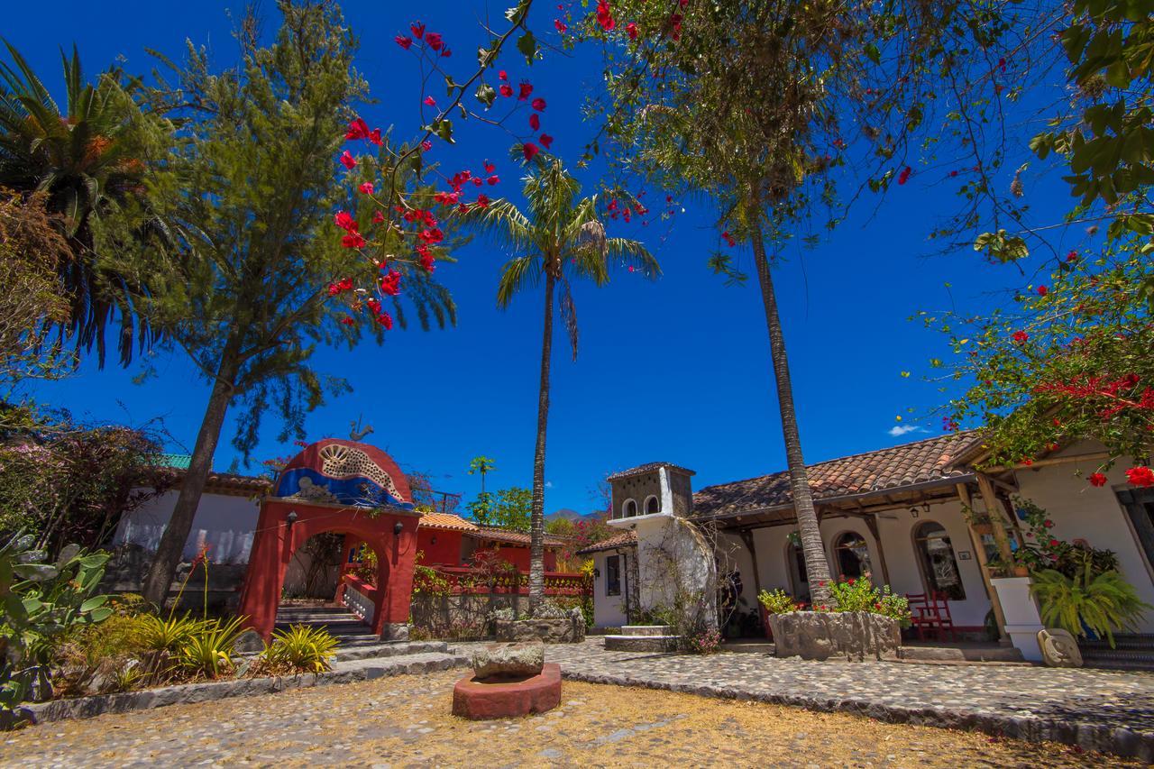 Hosteria Museart Pantavi Hotel Tumbabiro Exterior photo